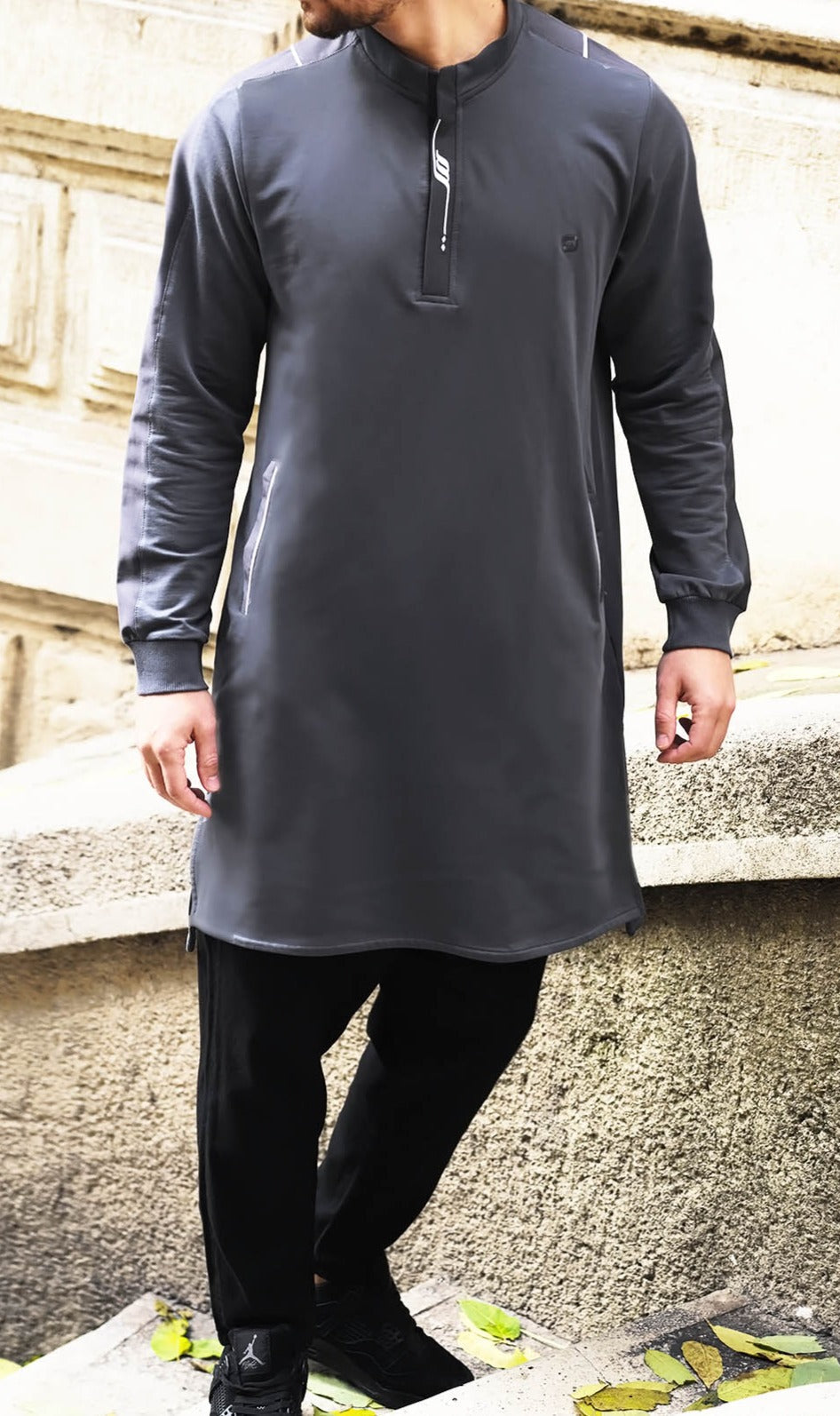 Muslim Men’s Short Jubba Kamisweat Subtil QL in Dark Grey and White  MOOMENN Men Clothing  Faithful Nutrition