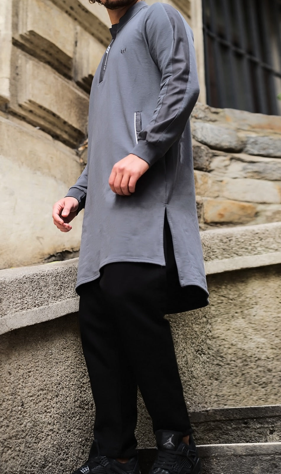 Muslim Men’s Short Jubba Kamisweat Subtil QL in Dark Grey and White  MOOMENN Men Clothing  Faithful Nutrition