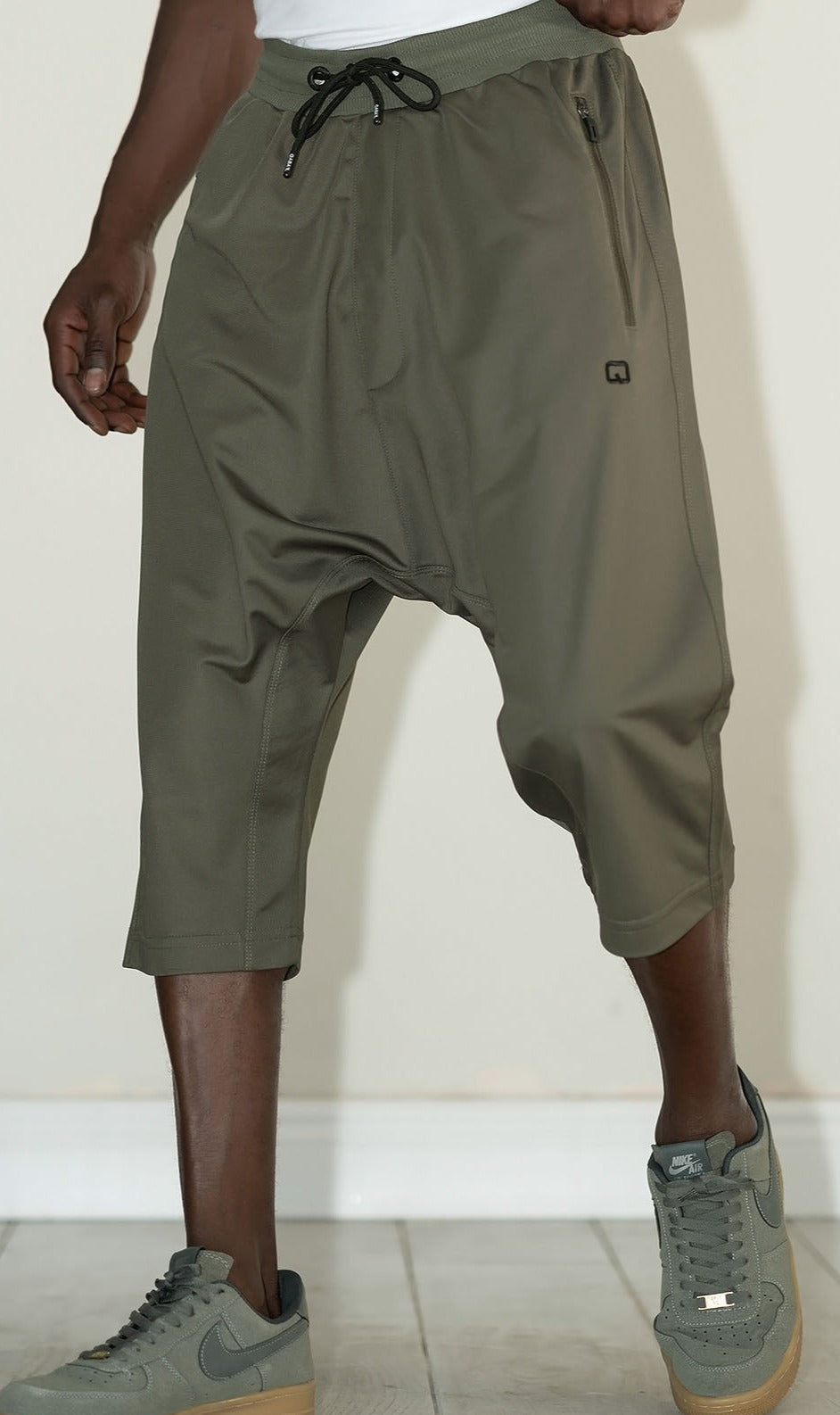 QL Relaxed Lightweight Cropped Joggers in Khaki  MOOMENN Men Clothing 3211 PANTACOURT LEGER CSD / Khaki / XXL Faithful Nutrition